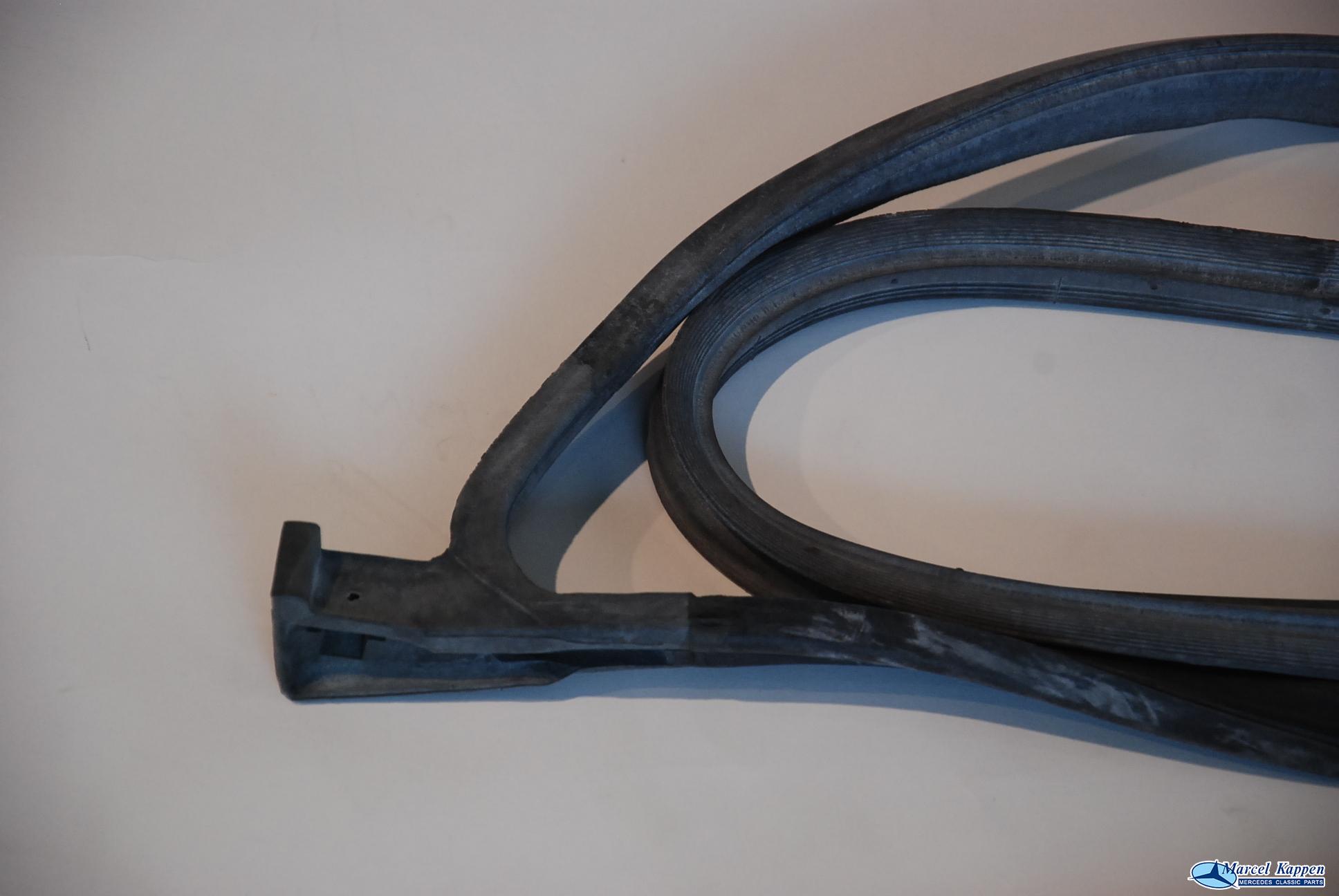 Deurrubberset W123 Sedan vroeg v.nr. 1237200178 1237200278 1237300178 1237300278 – Bild 3