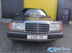 Alternative view of Mercedes 230TE 09-1992 15.400km