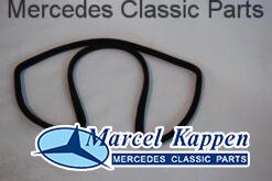 Achterruitrubber W114 coupé v.nr. 1156701239  Origineel
