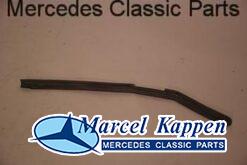 B-stijl rubber rechts SL tot 08-1985 v.nr. 1077270231