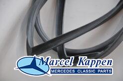 Alternative view of Kofferrubber v.nr. 1147580098 repro