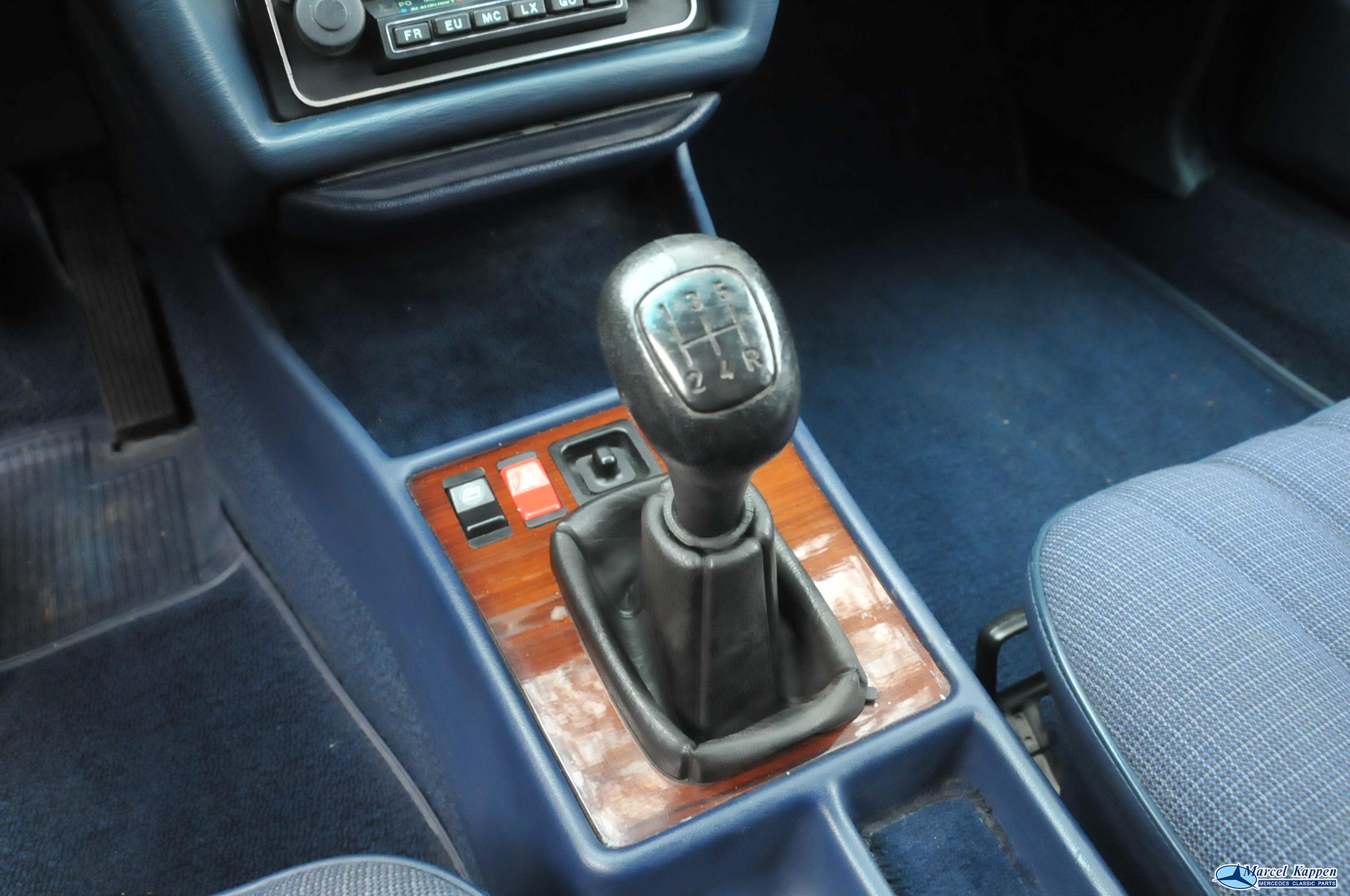 Mercedes 190 diesel, 1985, 153.000 Km - Afbeelding 21